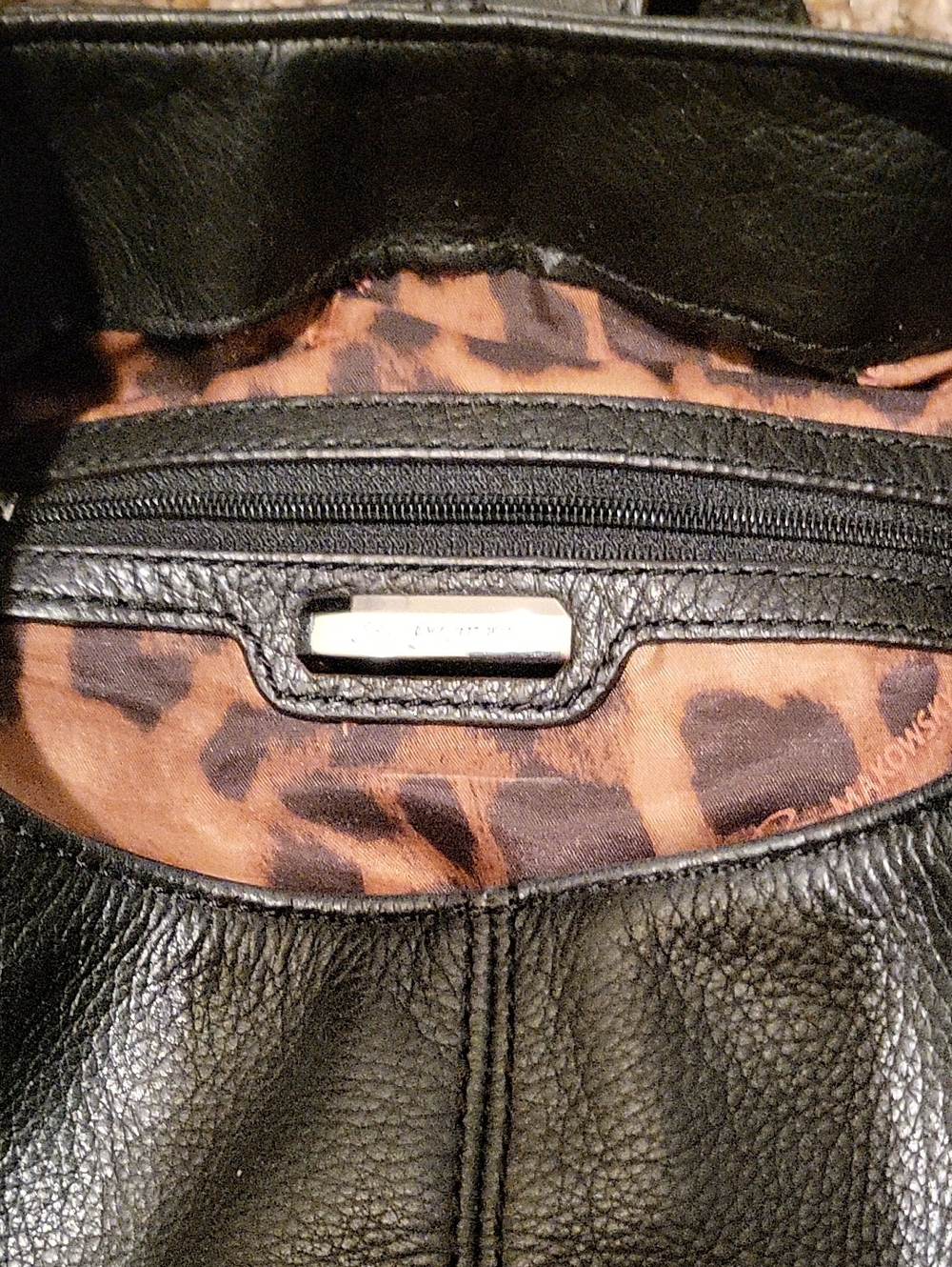 B Makowsky Classic Black Leather Hobo Shoulder Bag - Picture 7 of 7